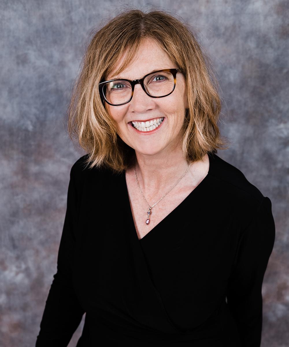 Carolyn Landine headshot